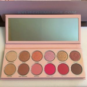 Kylie Cosmetics: Valentine’s Day Palette